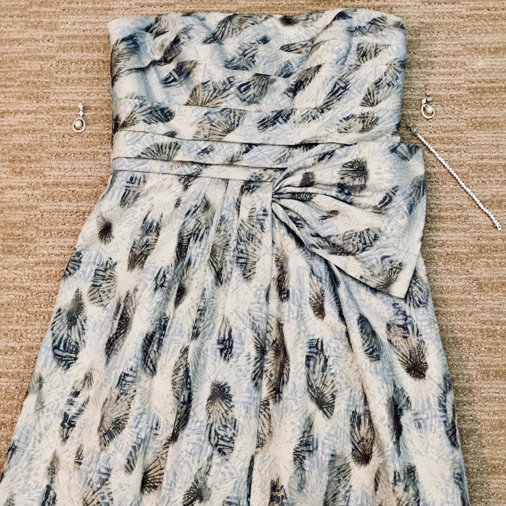 NWOT Beautiful strapless BCBG Maxazria dress.